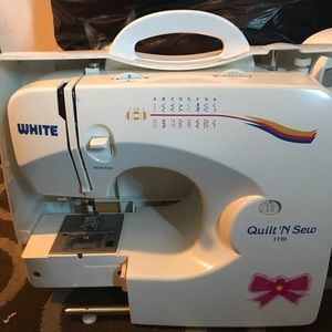 Sewing Machine- White Quilt n’ Sew